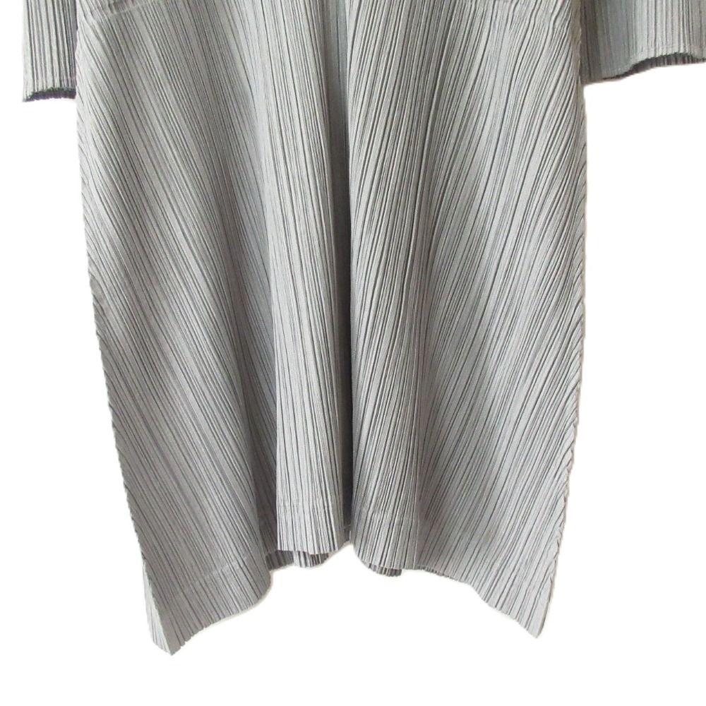 PLEATS PLEASE