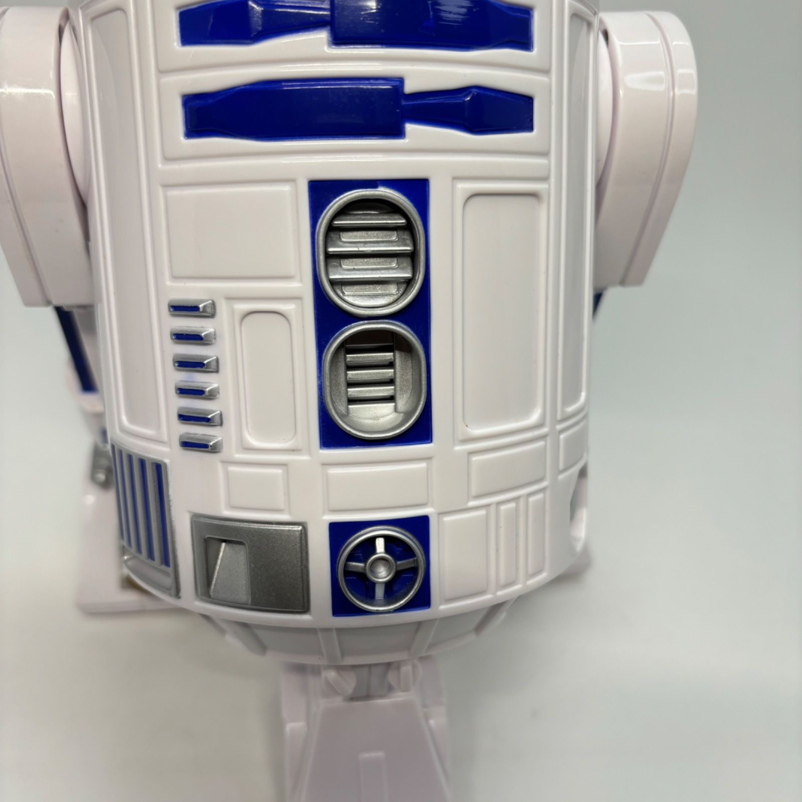 ディズニー スター・ウォーズ R2-D2 サウンド フィギュア 箱あり ディズニーストアサウンドフィギュア スター・ウォーズ R2-D2紹介