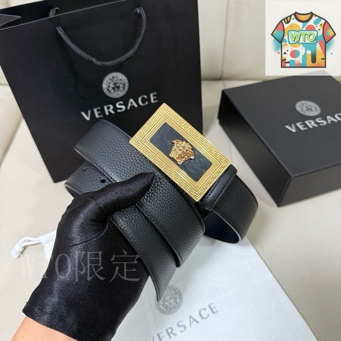 ［新品未使用］VERSACE ブラックレザー ベルト メデューサヘッド 新品未使用］VERSACE ブラックレザー ベルト メデューサヘッド
