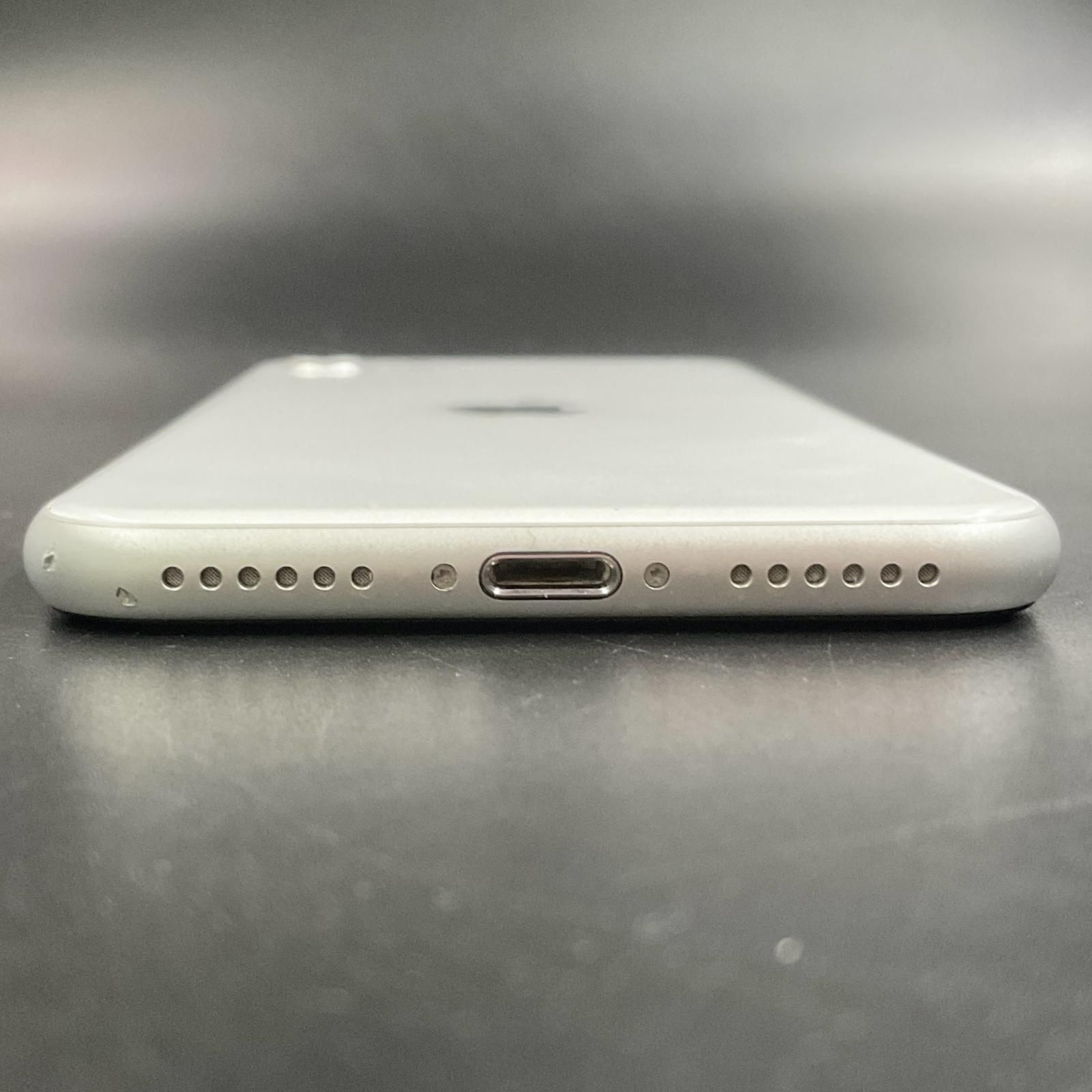 Apple iPhone SE 第2世代 64GB ホワイト 本体 背面ヒビあり Apple 工場 iPhone SE（第2世代） 64GB ホワイト au 白ロム 動作確認済