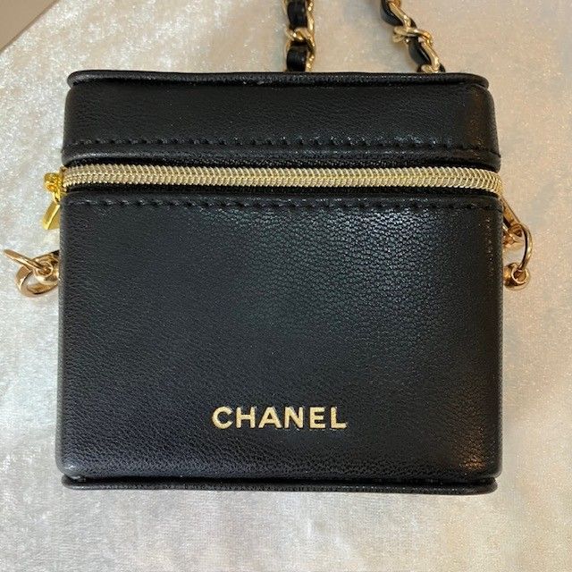 CHANEL メイクアップ ノベルティー シャネル ポーチ ショルダーバッグ 楽天市場】CHANEL NOVELTY シャネル ロゴ入化粧ポーチ Dカン CC