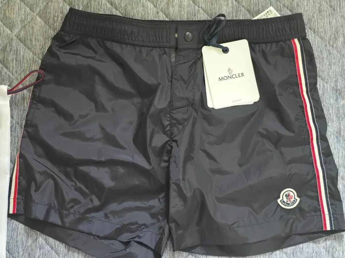 【レア未使用】MONCLER モンクレール ショートパンツネイビーM Yahoo!オークション - 【未使用】 MONCLERモンクレール ショート