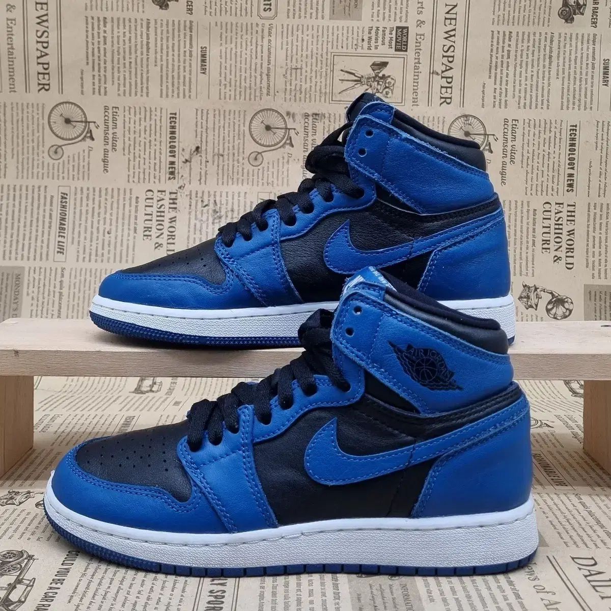 NIKE(ナイキ) ジョーダン 1 レトロ ハイ ブル 230