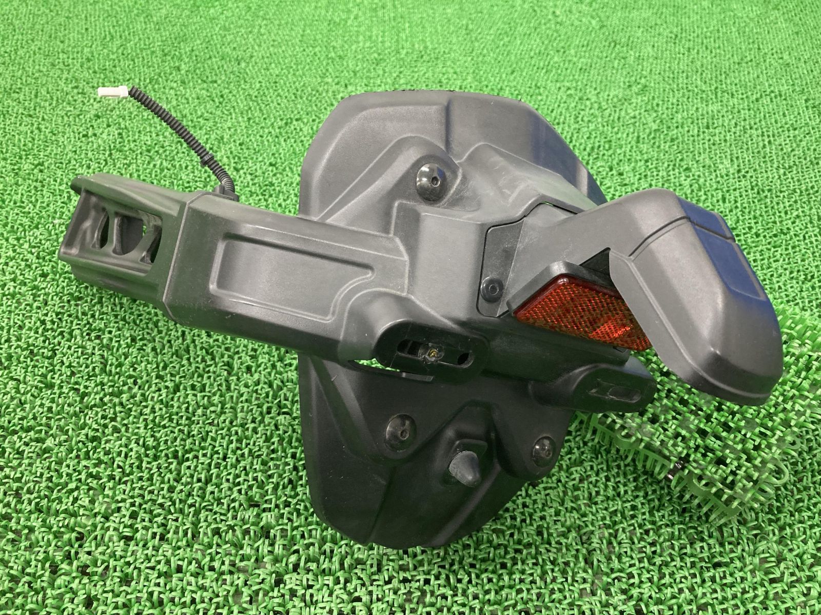 MT-09 リアフェンダー BS2 ヤマハ 純正 中古 バイク 部品 RN34J