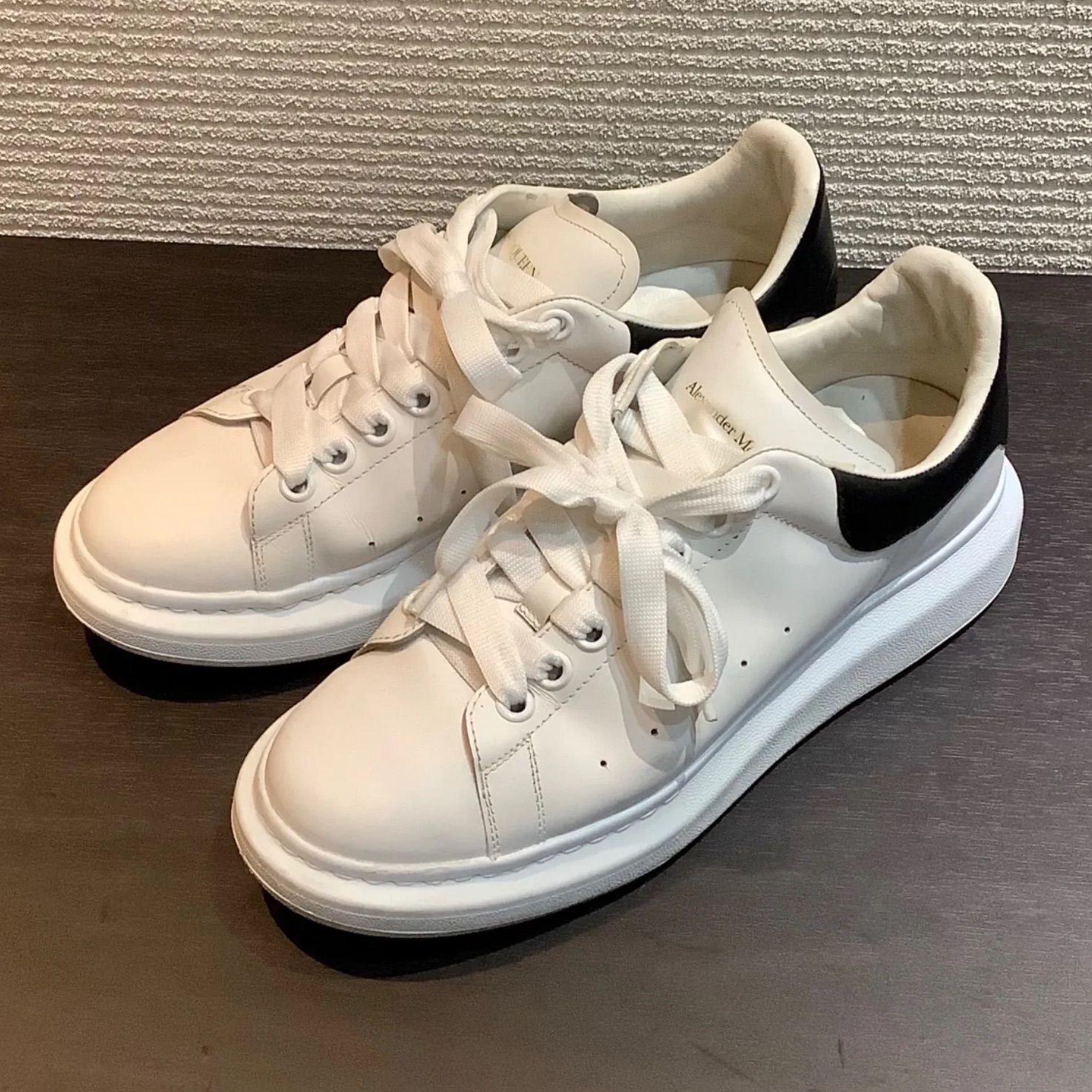 魅力的な アレキサンダーマックイーン Alexander McQueen オーバーサイズ 靴