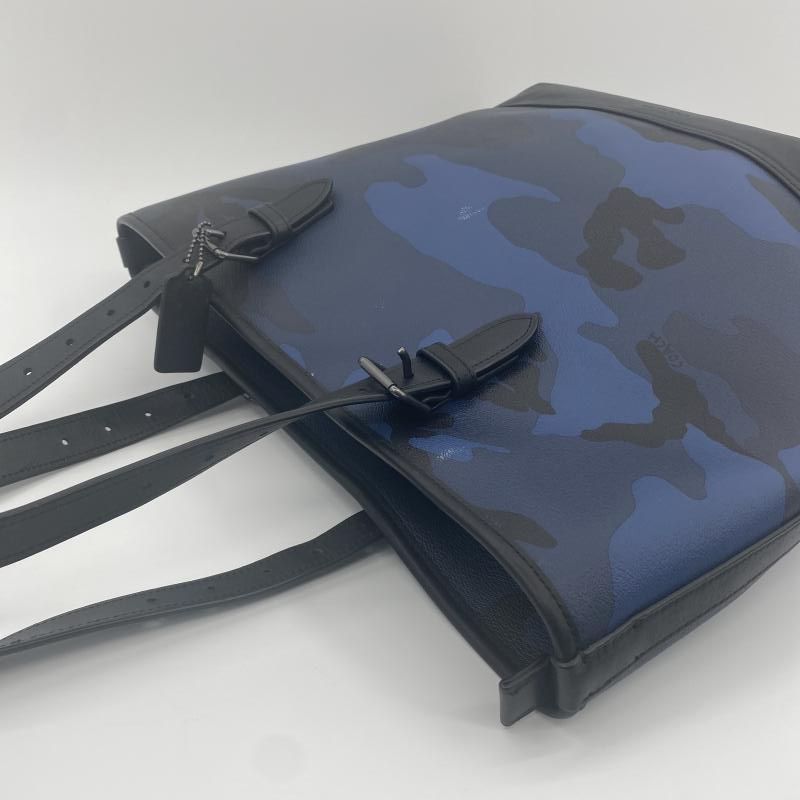 廃盤デザイン✨コーチ トートバッグ 迷彩 カモフラ 大容量 F57565 ブルー 廃盤デザイン✨コーチ トートバッグ 迷彩 カモフラ 大容量 F57565