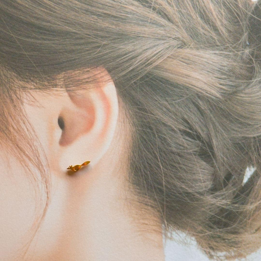 kitona 木製 キツネのピアス キツネ尻尾ピアス（赤狐） | EmiriA online shop