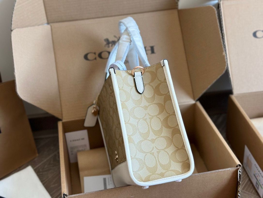 COACH デンプシー トートバッグ - ホワイト 22×21cm [本日特価