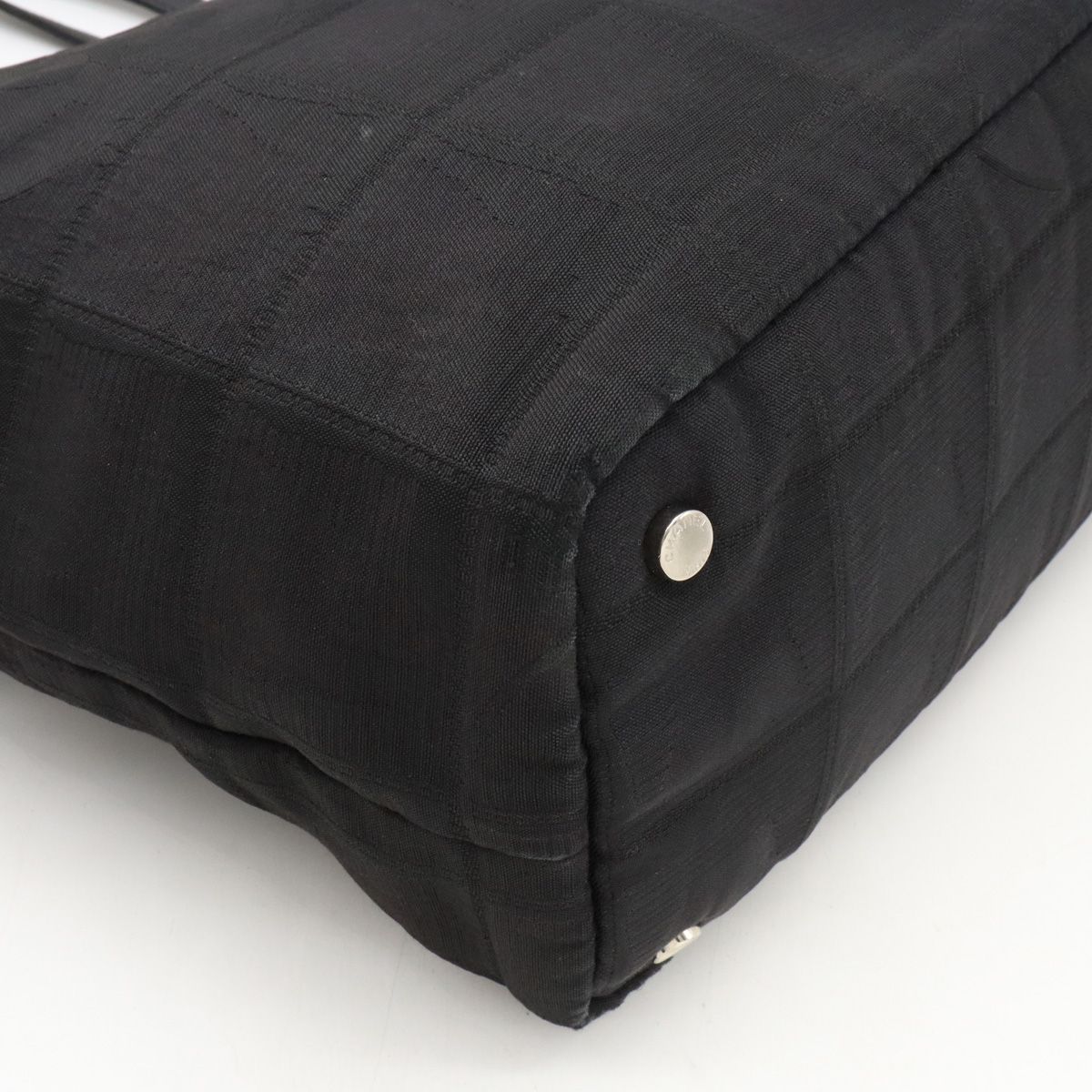 CHANEL ブラック トラベルライン ショルダーバッグ CHANEL ニュートラベルライン 2005年頃 ショルダーバッグ ブラック