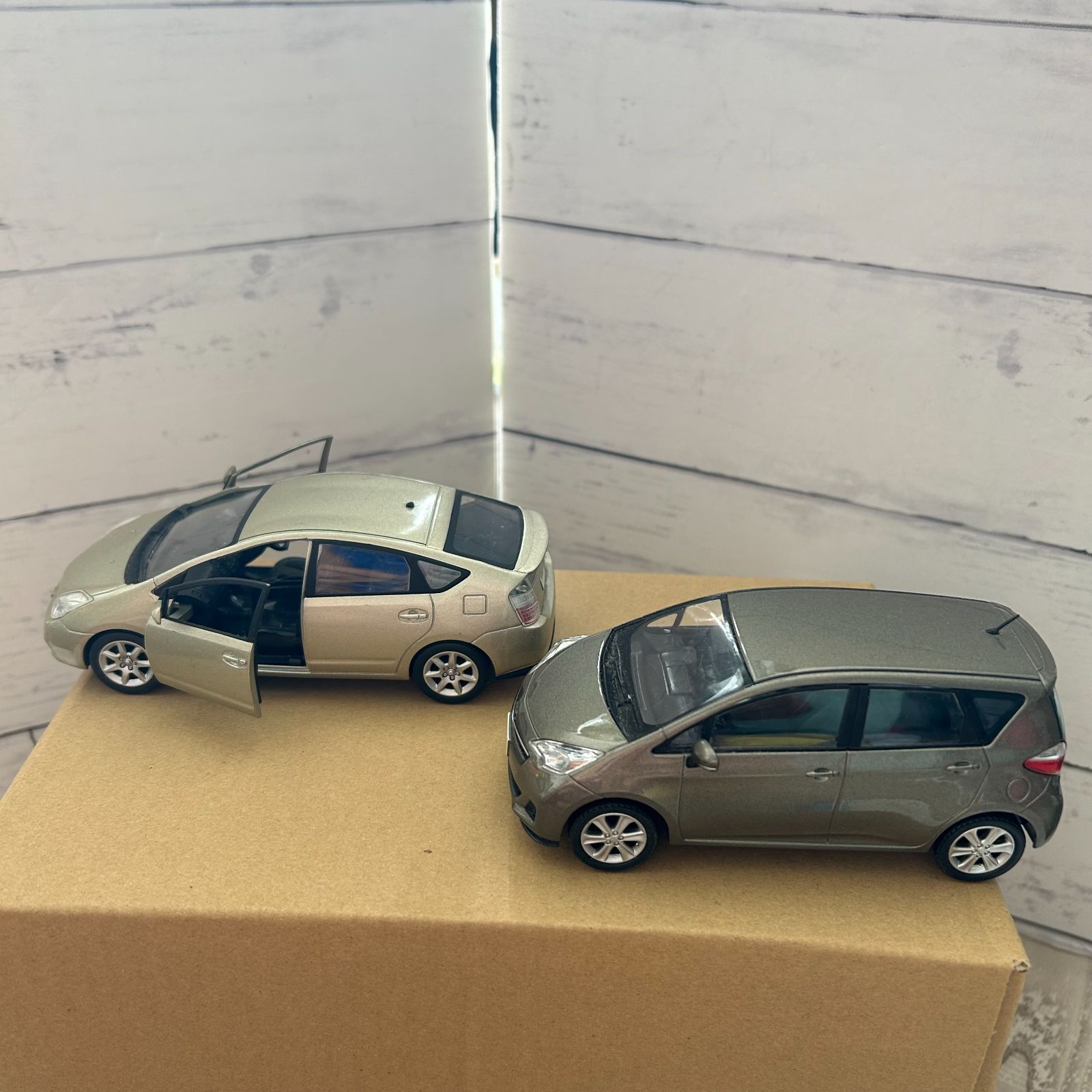 1/30 TOYOTA プリウス＆ラクティス ミニカー 非売品 カラーサンプル