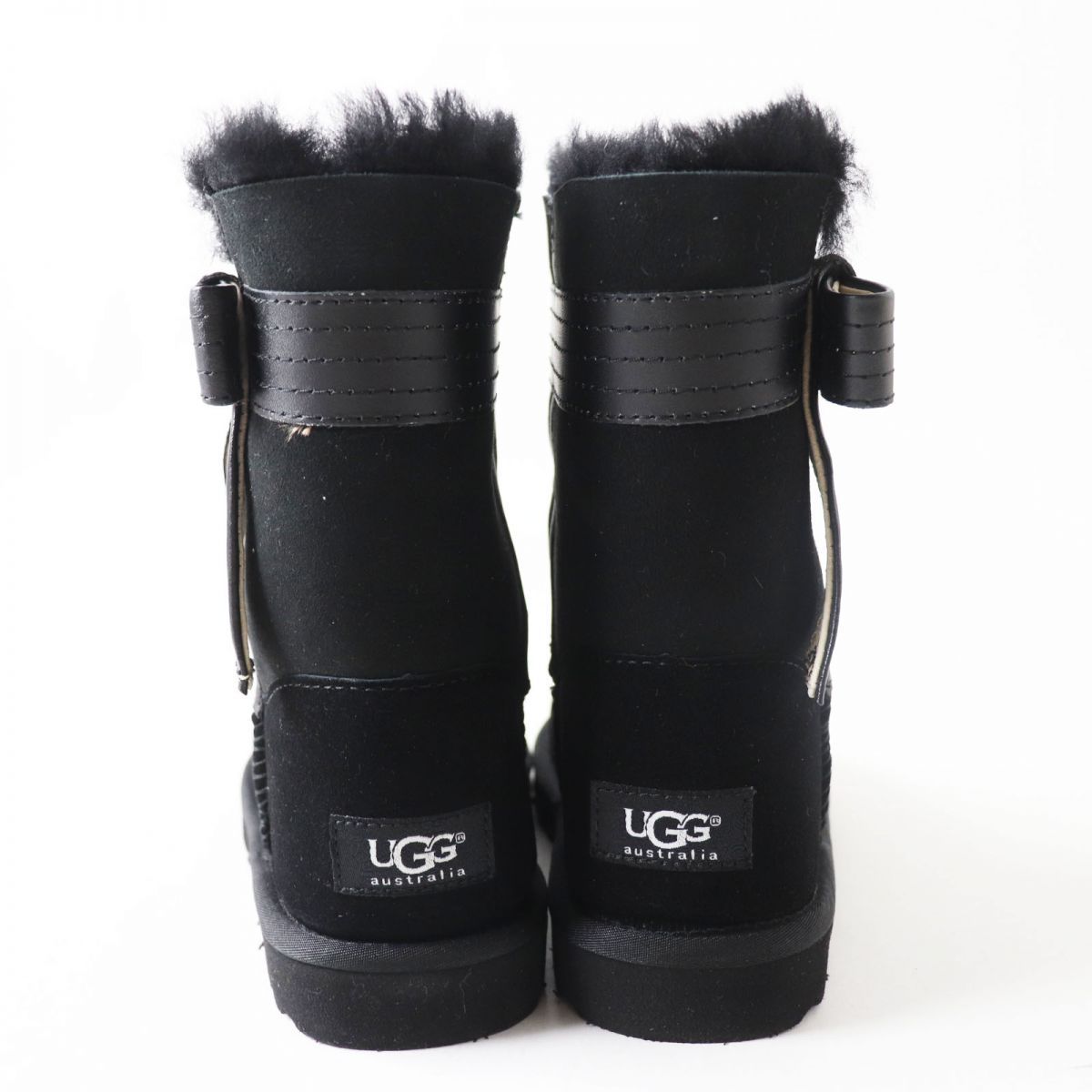 送料無料 アグ ブーツ クラシックミニ レザーブーツ レディース UGG 1016558 黒 カジュアル クラシック ベーシック ムートン 防水