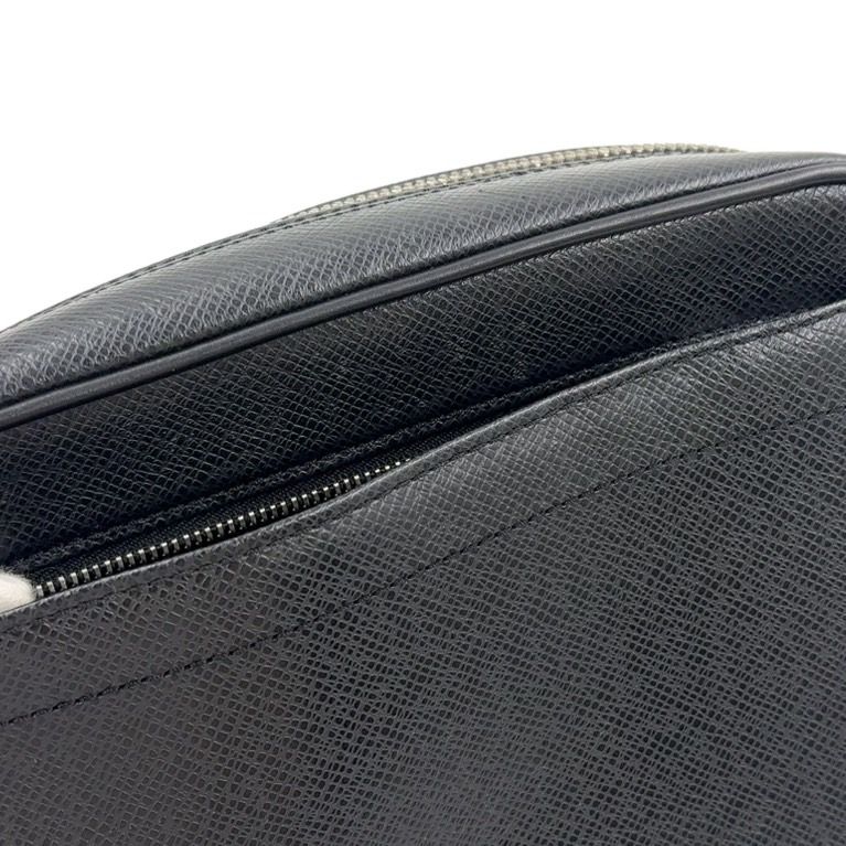 クラッチバッグ