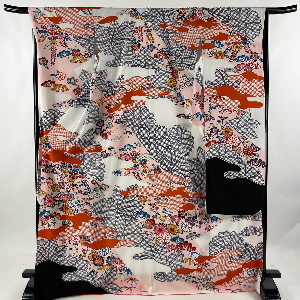 振袖 身丈170.5cm 裄丈67.5cm L 袷 菊 松竹梅 薄ピンク 正絹 美品 名品 【中古】