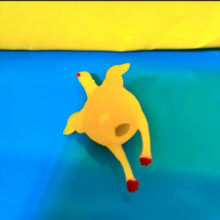 おもしろおもちゃ shake chicken (ブルー) Animolds Shake Me Chicken