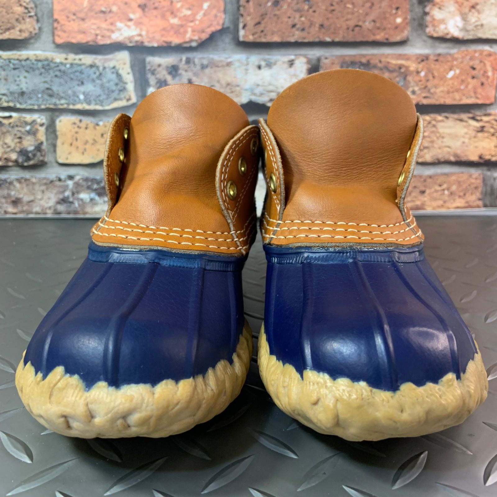 Gumshoes US5