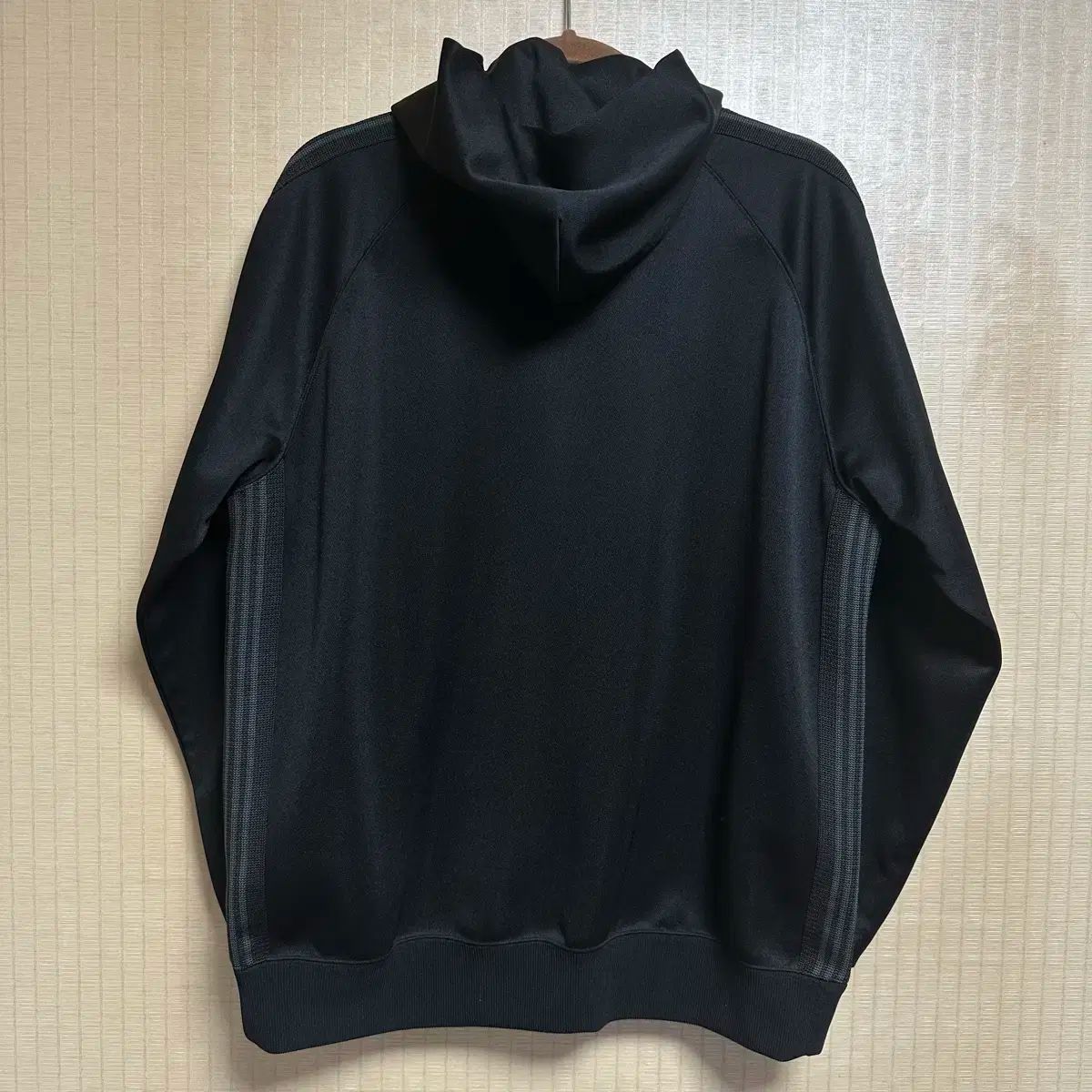 ジップアップ Mサイズ