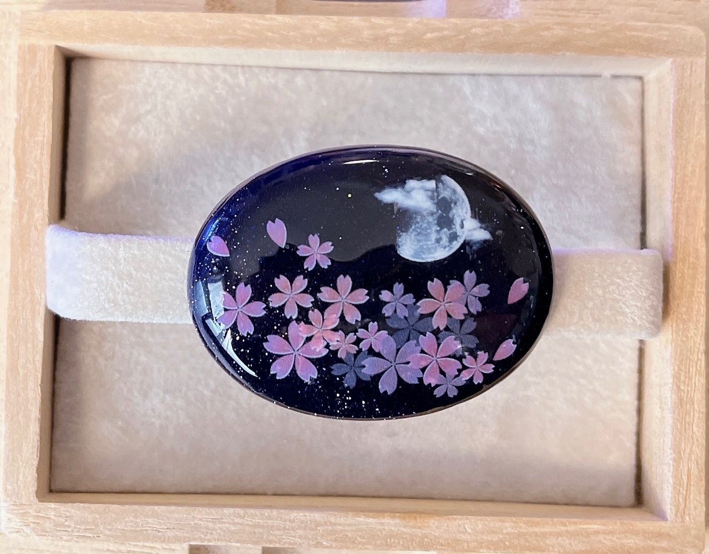 ☆〜天然石 オパール 蒔絵風 桜 帯留め 40×30〜☆-