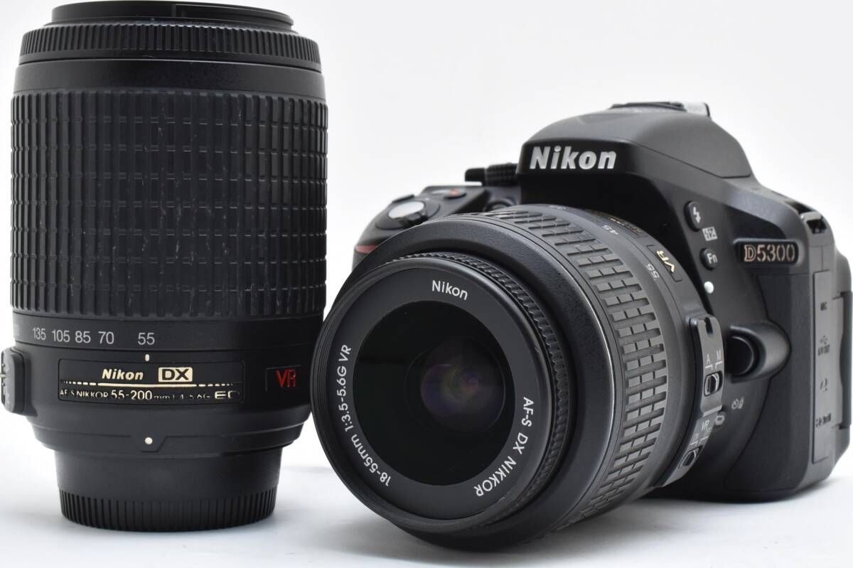 ■美品■ Nikon D5300 ダブルレンズセット 《 S数8364回 □美品□ Nikon D5300 ダブルレンズセット 《 S数8364回 美品