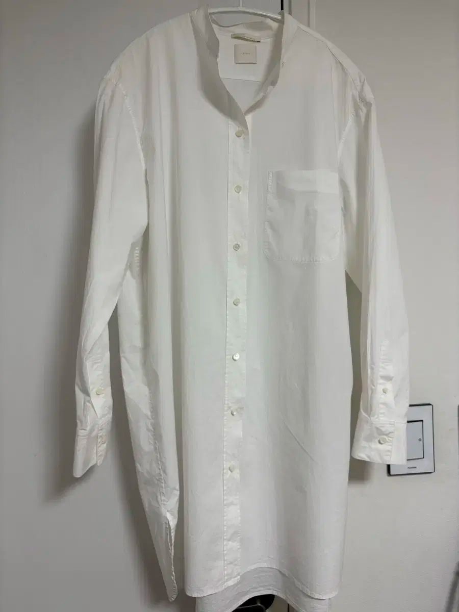 the CASHMERE ロング丈シャツ