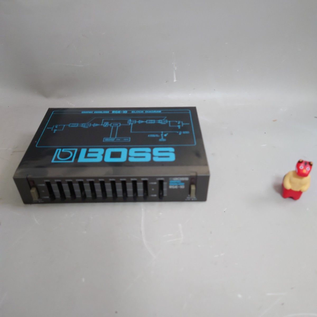 【動作品】BOSS RGE-10 ラック型グラフィックイコライザー 本体のみ（z-1872） - メルカリ