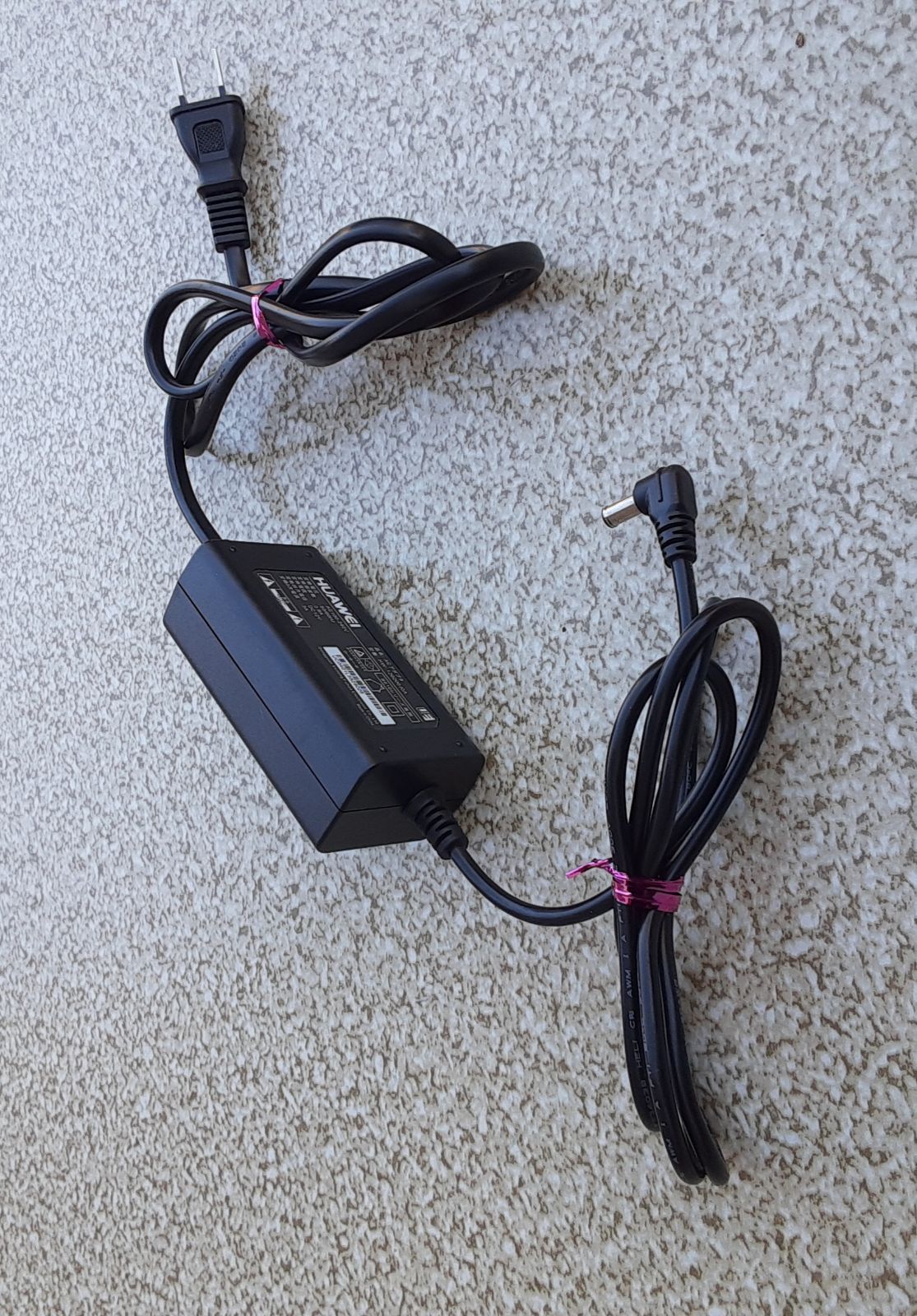 HUAWEI ACアダプタ HW-120200J0A B61シリーズ ACアダプター. - メルカリ