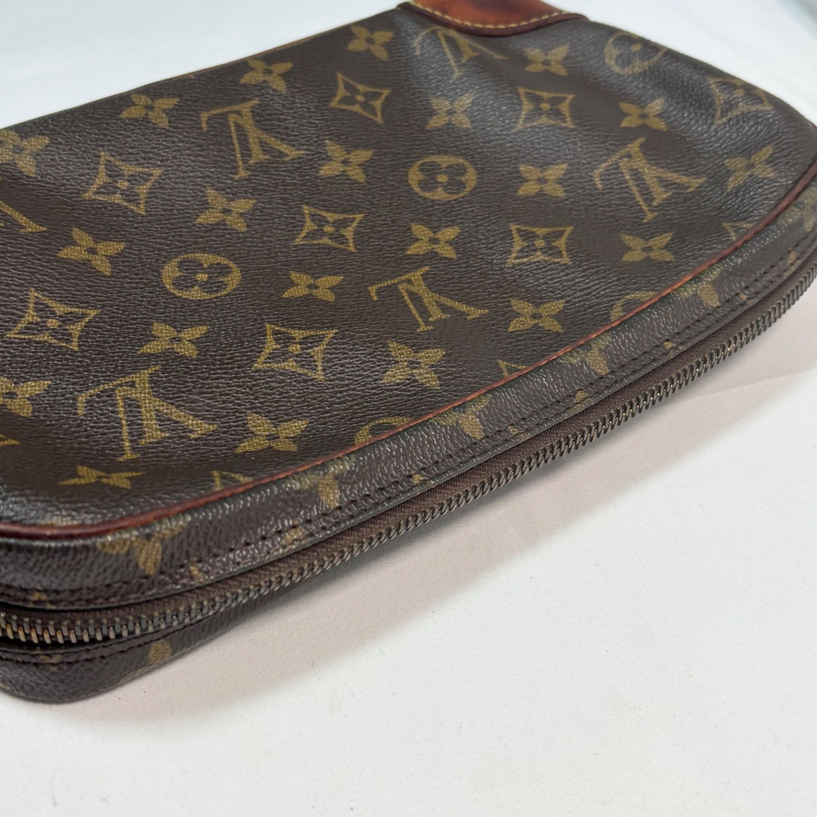 中古品 Louis Vuitton クラッチバッグ ブラウン