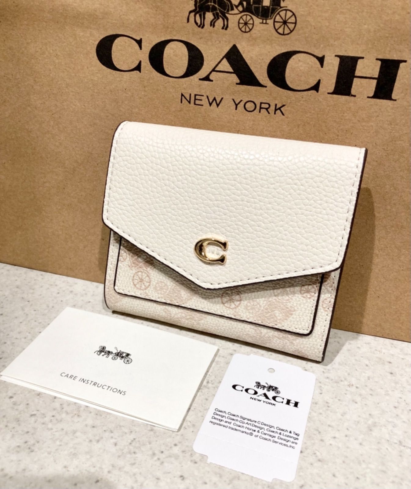 新品】COACH 三つ折り財布ウィズ ホースアンド キャリッジプリント