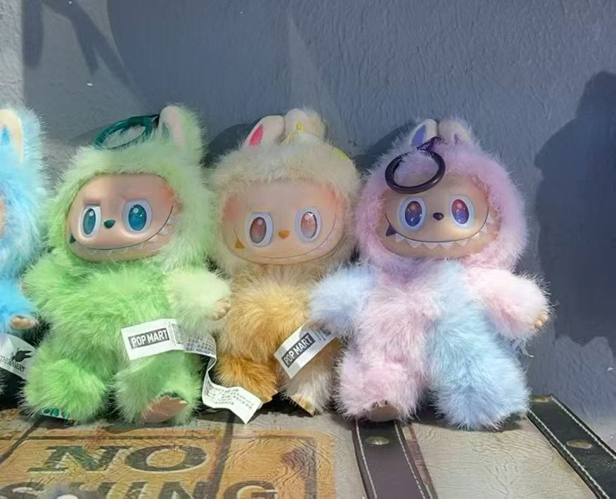 ラブブ ぬいぐるみストラップ 3代目 Labubu 未開封キーホルダー