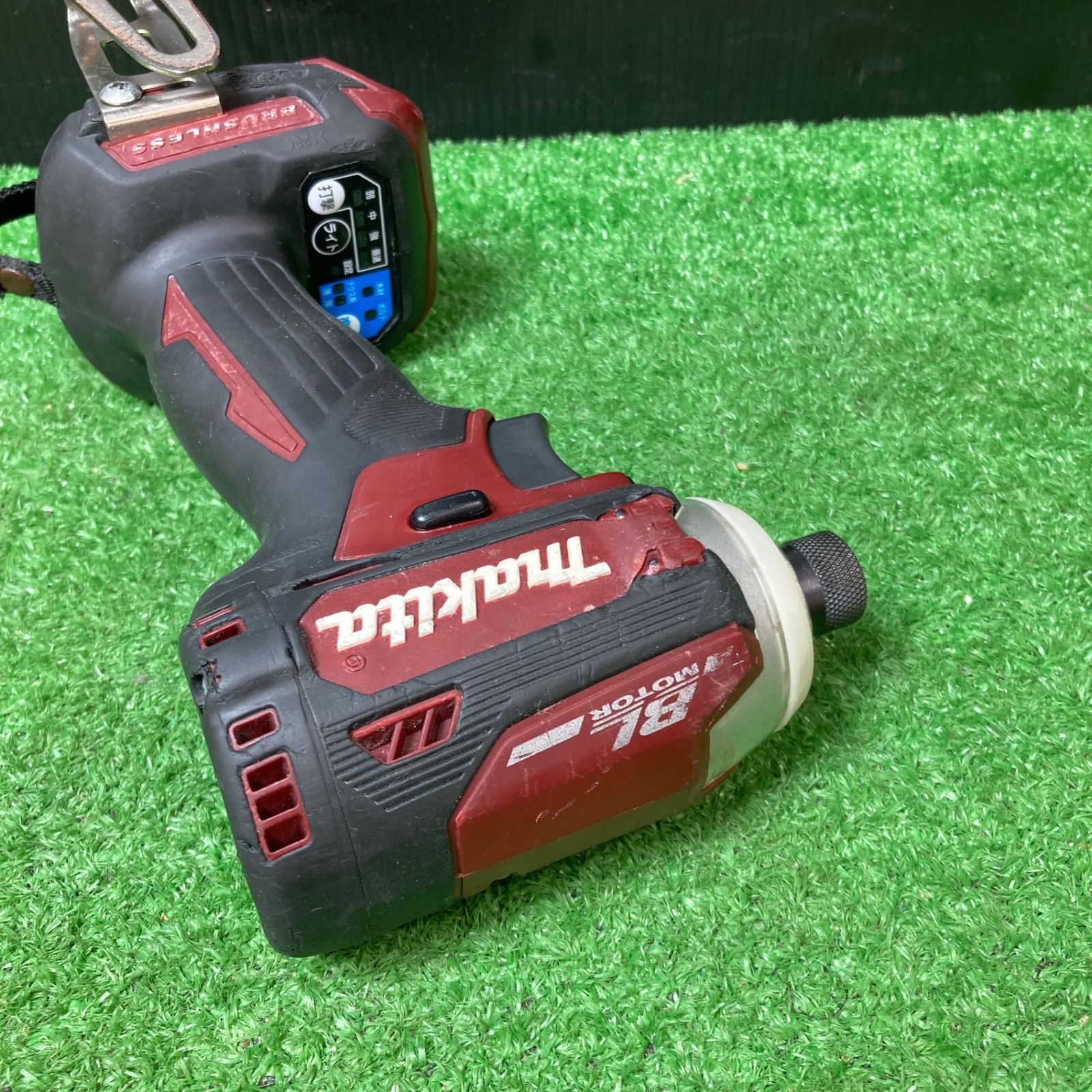 コードレスインパクトドライバー