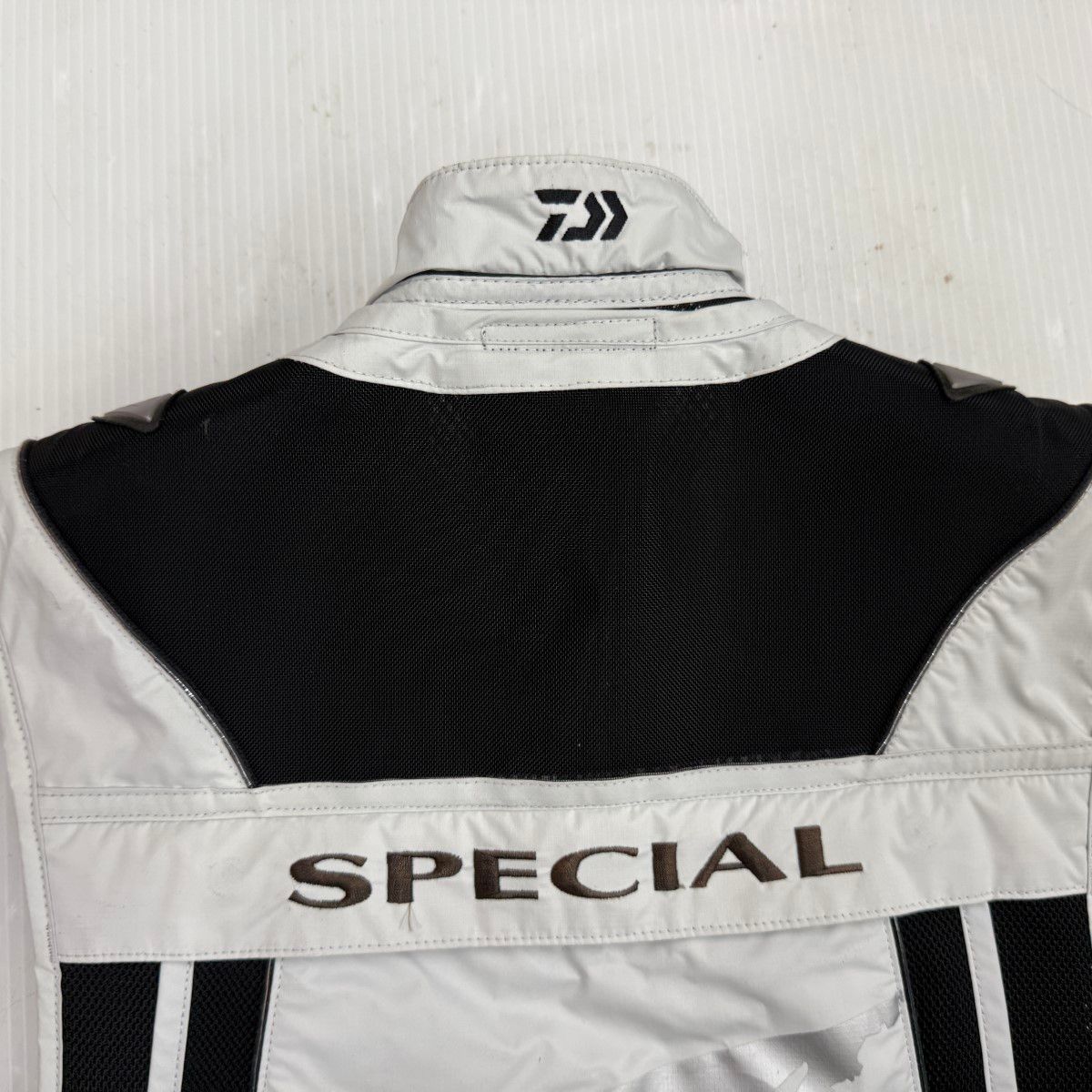 DAIWA - σσDAIWA ダイワ フィッシングベスト DAIWA SIZE XL ホワイト DV-1021 ホワイト σσDAIWA ダイワ フィッシングベスト DAIWA SIZE XL ホワイト DV