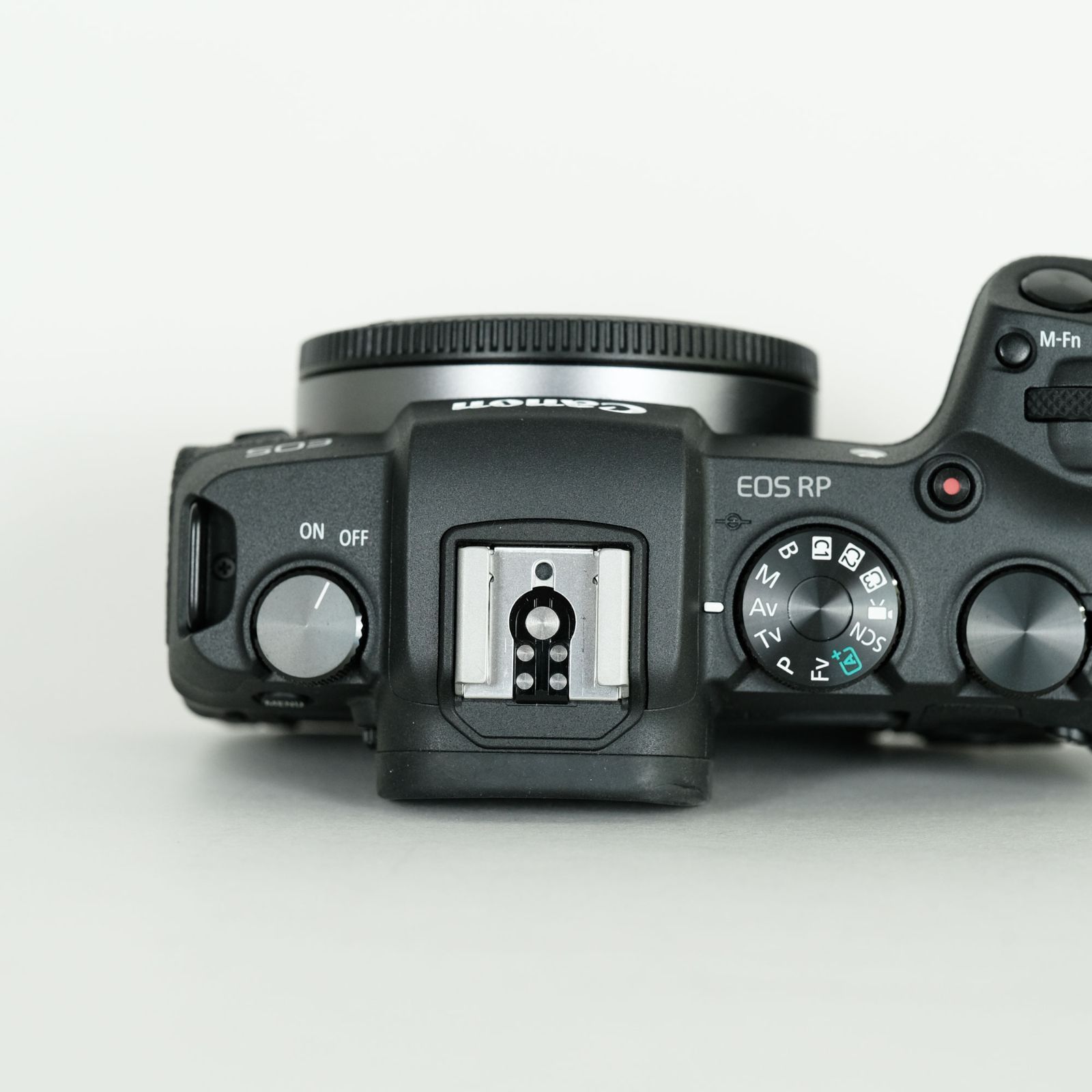 ★ほぼ新品★ Canon キヤノン EOS RP ボディ ショット数3000以下 ☆ほぼ新品☆ Canon キヤノン EOS RP ボディ ショット数3000以下