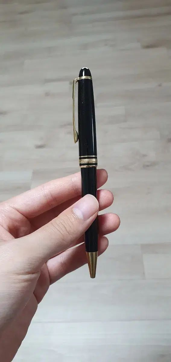 MONT BLANC マイスタシュトゥック ボールペン