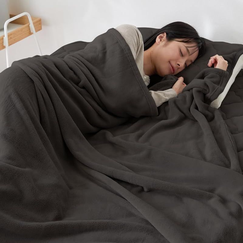 新品　アイリスプラザ 毛布 ミルキータッチ毛布 うっとりとろけるようなタッチ感 洗濯機OK 保温性を実現 ぬくもりキープ 特殊繊維糸と丁寧な加工方法 セミダブル チャコール