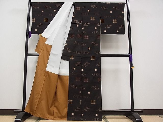 平和屋本店■極上　国指定重要無形文化財　本場久米島紬　手織　証紙付き　逸品　CYAA0514s4 平和屋本店□極上 国指定重要無形文化財 本場久米島紬 手織 証紙付き