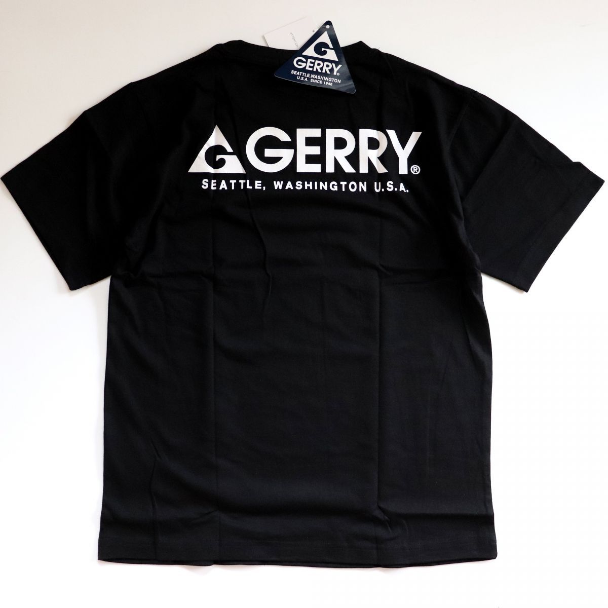 ●送料390円可能商品 ジェリー GERRY 新品 メンズ ロゴ バックプリント 半袖 Tシャツ 黒 Lサイズ [GEAM0019BLK1N-L] 一 三 弐★QWER★