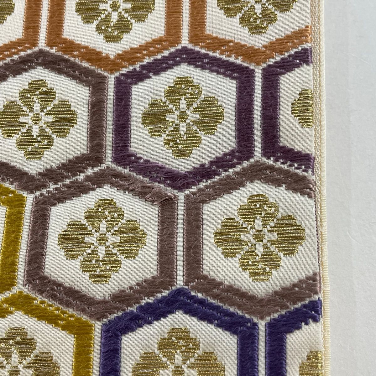 刺繍 ベージュ