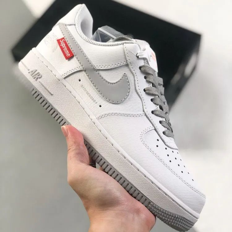 希少】Supreme x Nike Air Force 1 ナイキ スニーカー 最新モデル クラシックコラボ限定版 - メルカリ