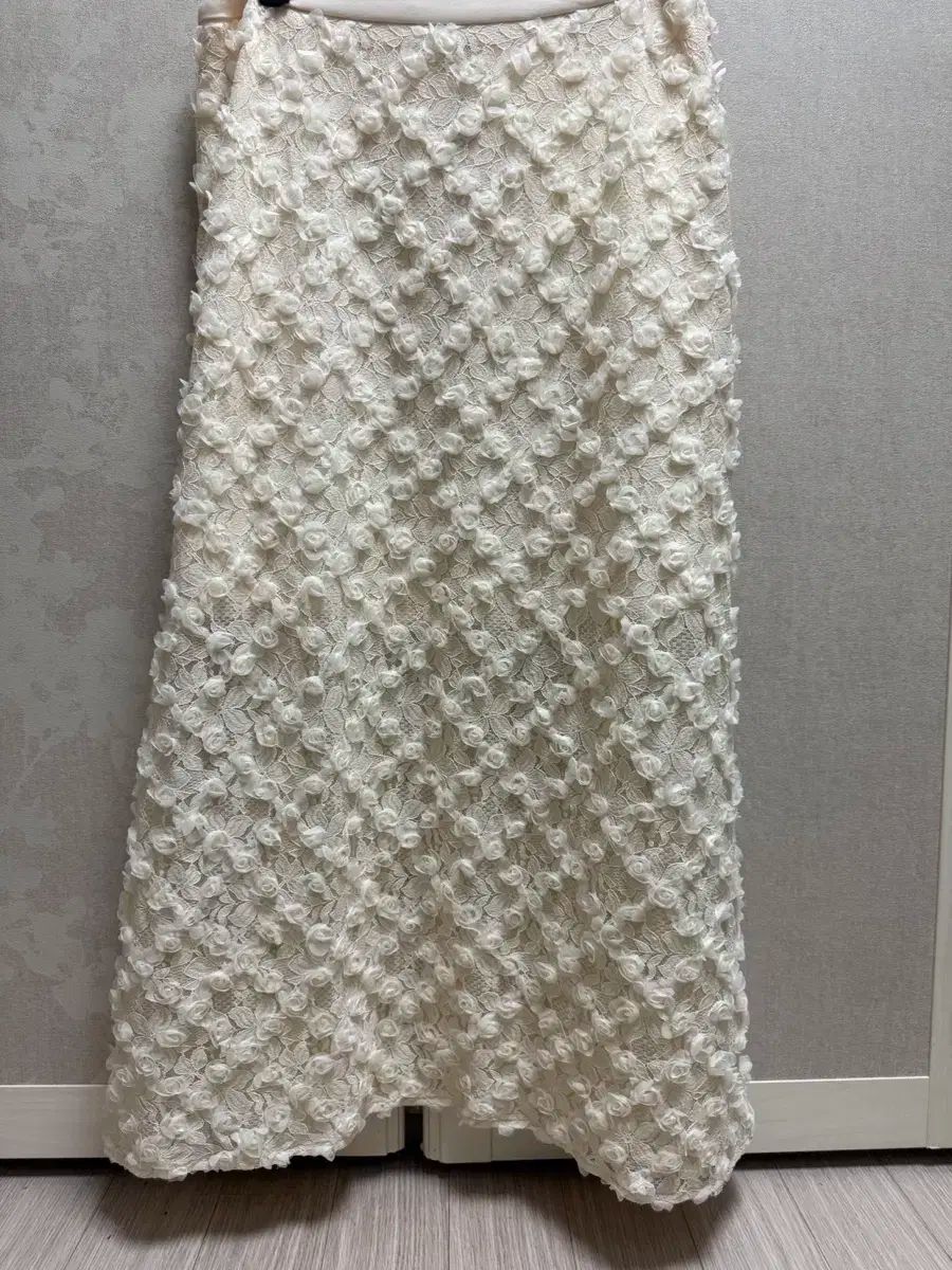 デューイデューイ ローズ レース スカート_アイボリー