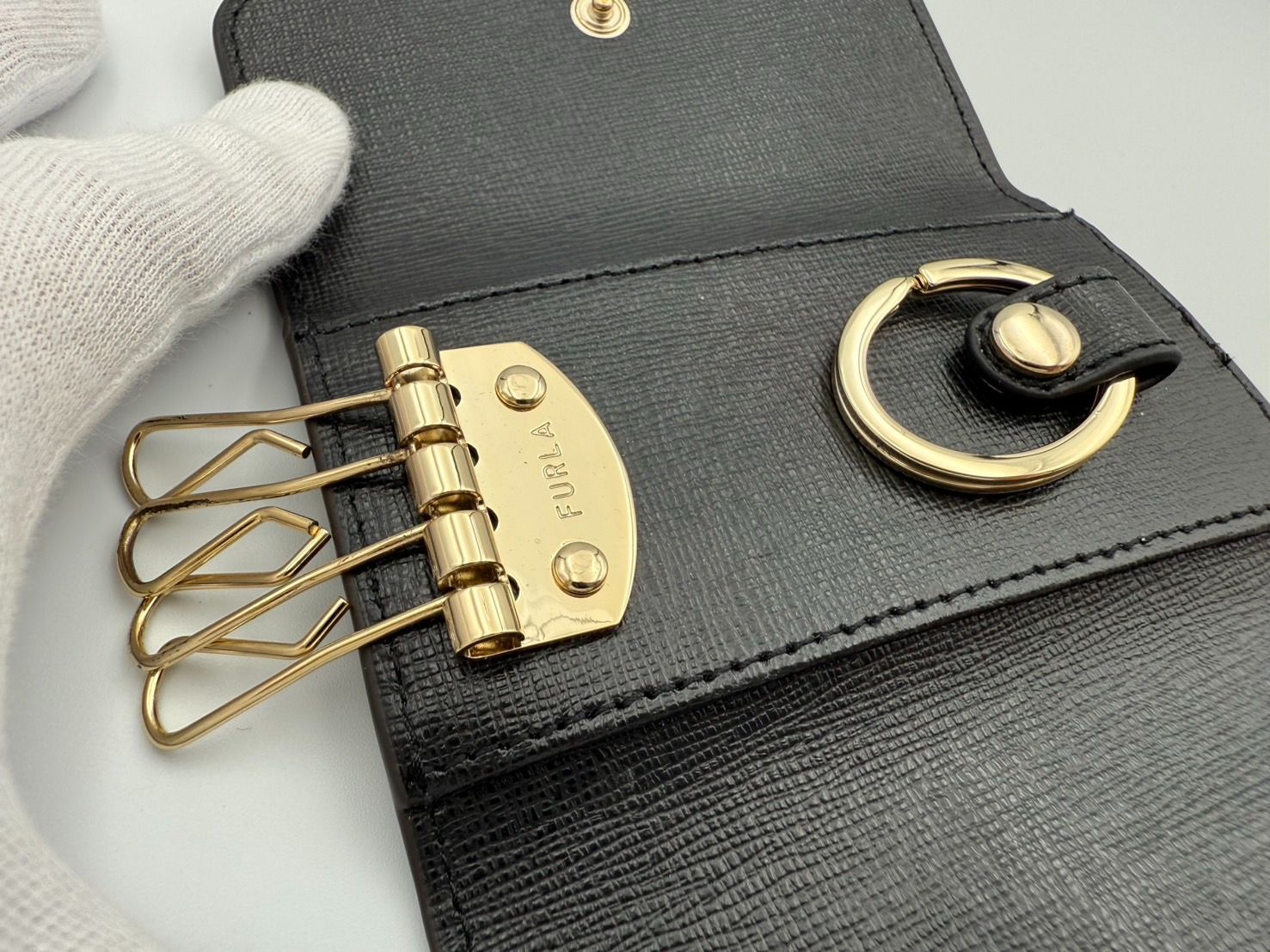 美品】FURLA フルラ キーケース - メルカリ