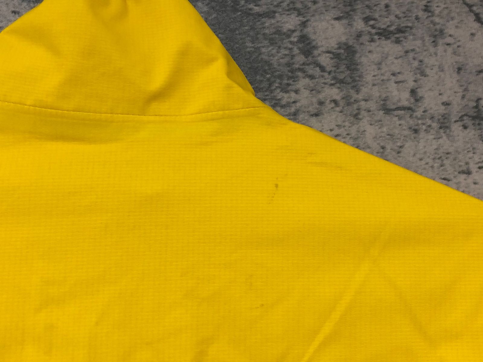 JF393 カフェドシクリステ Cafe du Cycliste ウィンドブレイカー 黄色 Mサイズ 汚れあり BRIGHTFACE_UK