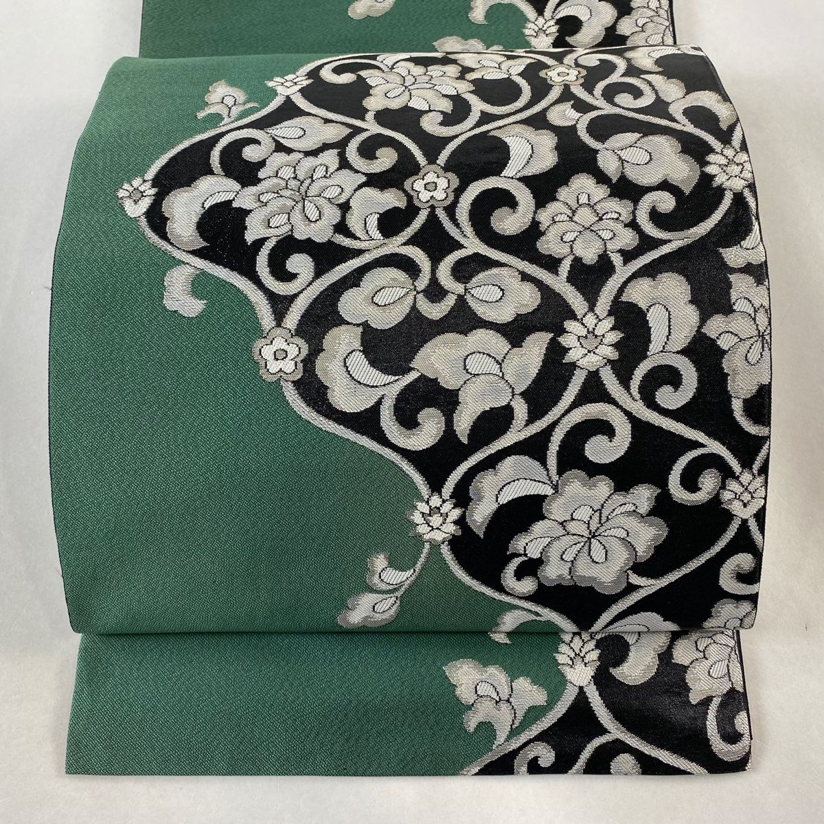 開き名古屋帯 美品 優品 華文 花唐草 灰緑 正絹 【中古】