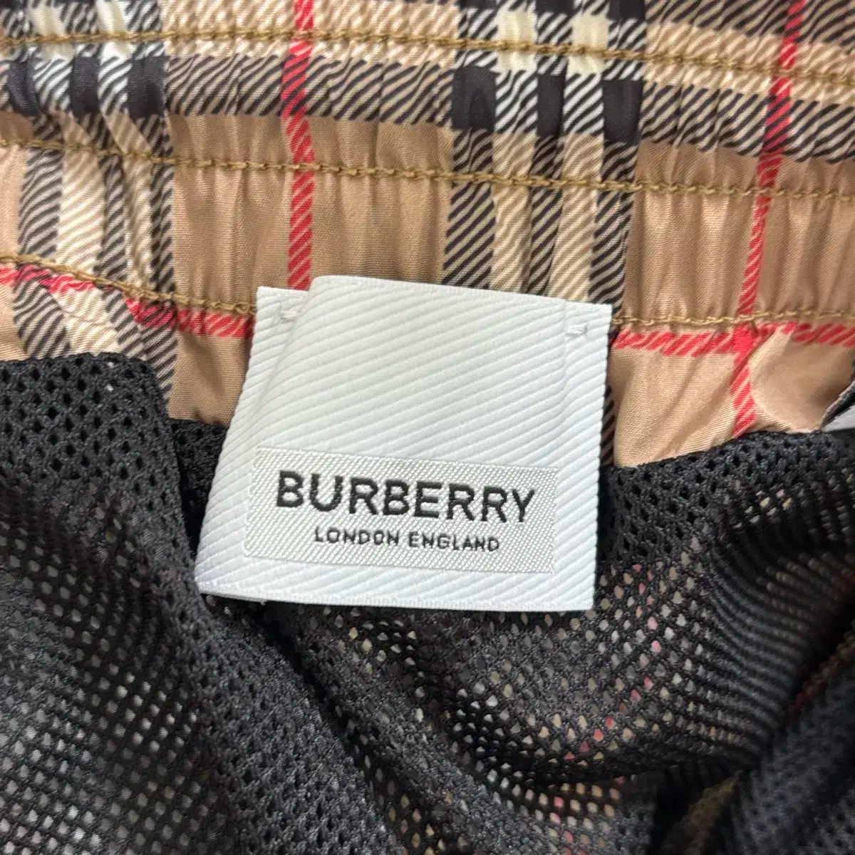 新品未使用 BURBERRY LONDON ハーフ パンツ L チェック柄 新品未使用 BURBERRY LONDON ハーフパンツ XL チェック柄