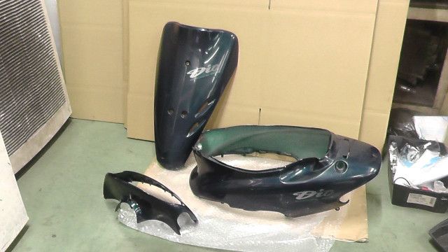 ライブディオ AF34 の カウルセット 傷 1745460544