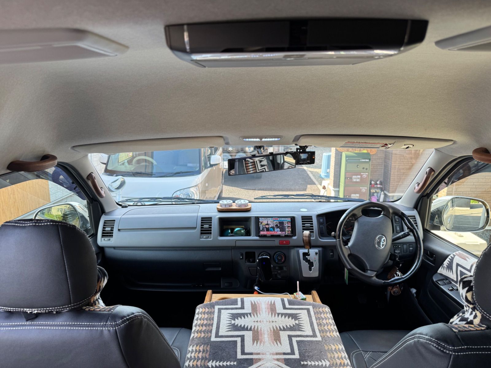 ハイエース200系 木製アシストグリップ