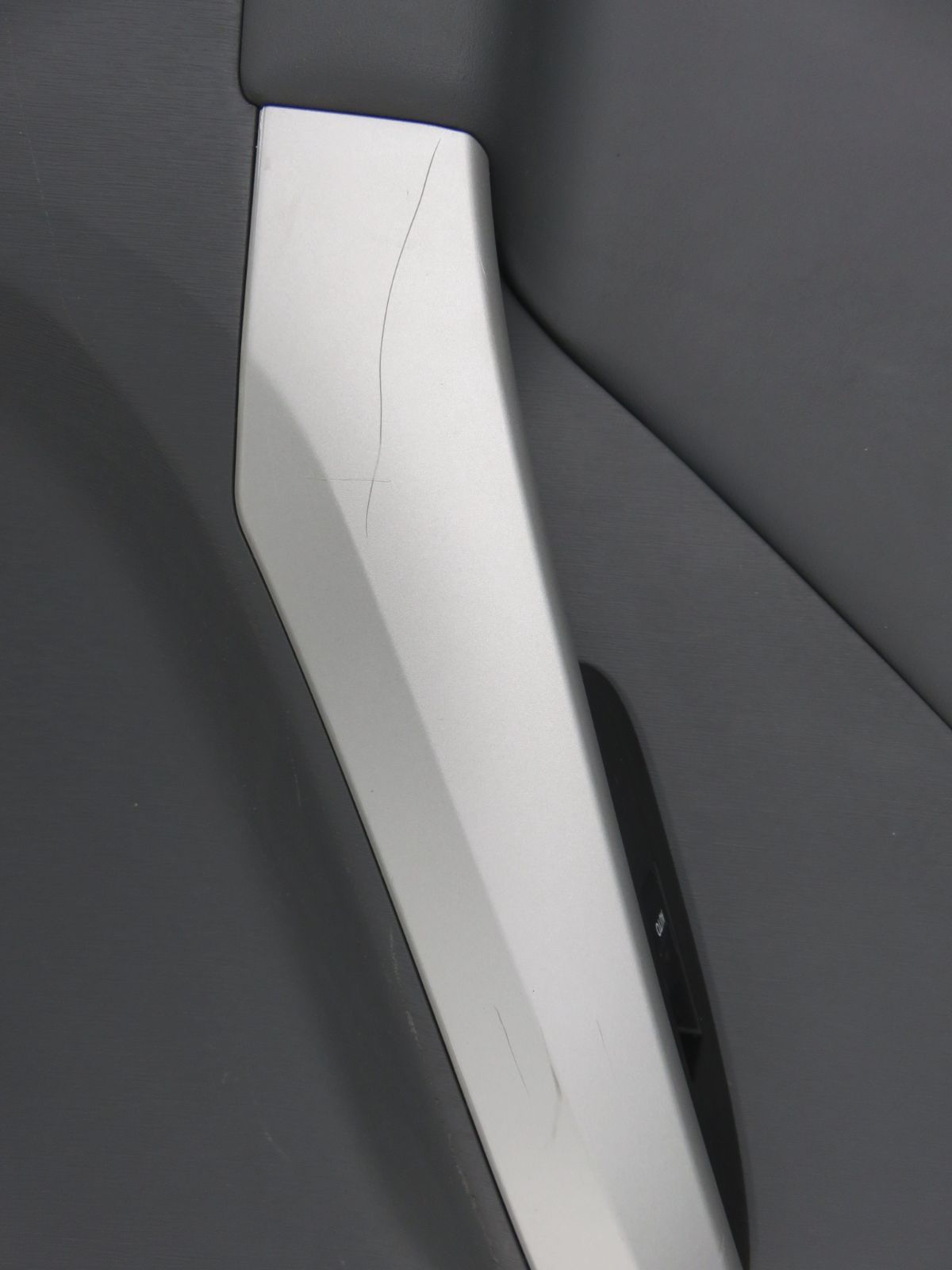 リア ドアトリム