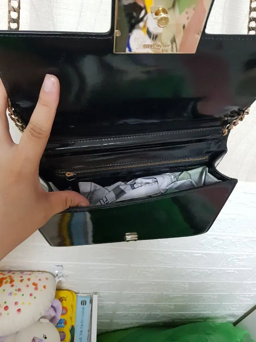 試着のみ Givenchy ジバンシィ 正規品 HDG ナイチンゲール チェーンクロスバッグ