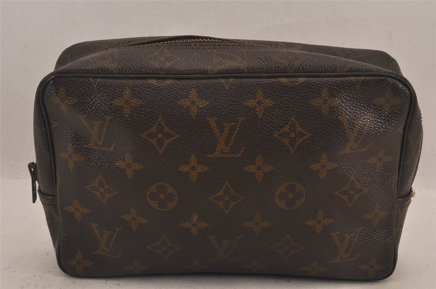 LOUIS VUITTON ルイヴィトン モノグラム トゥルース トワレット