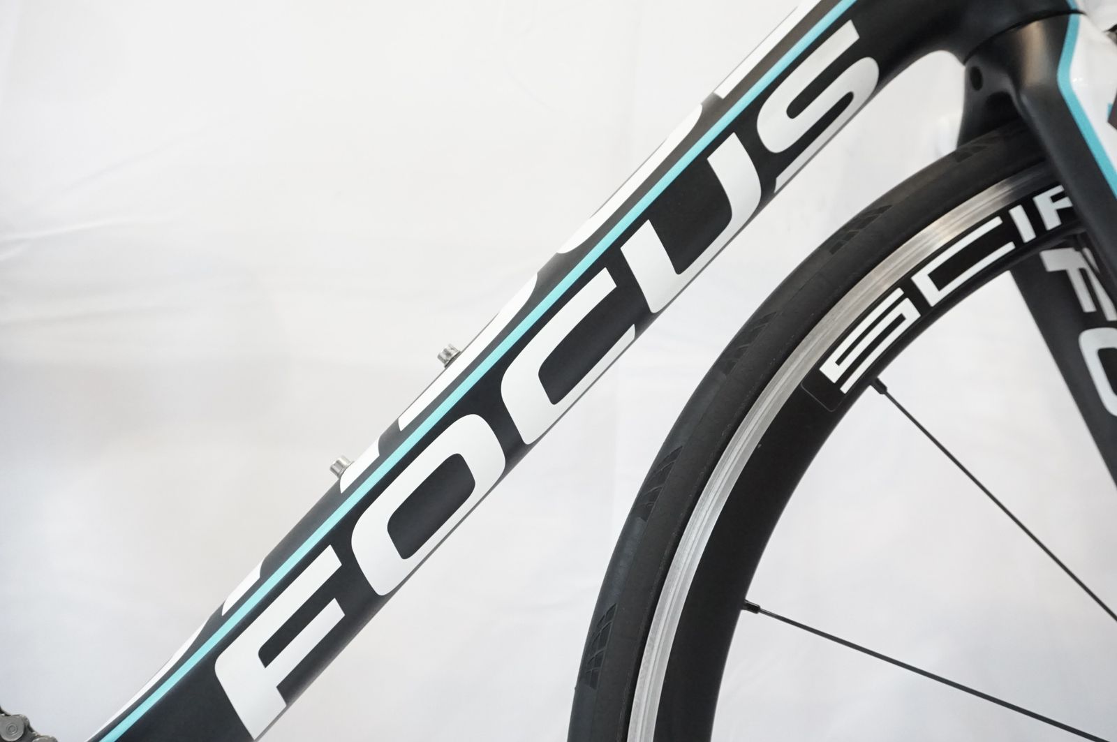 FOCUS 「フォーカス」 IZALCO PRO AG2R TEAM REPLICA 2013年モデル ロードバイク / バイチャリ世田谷店