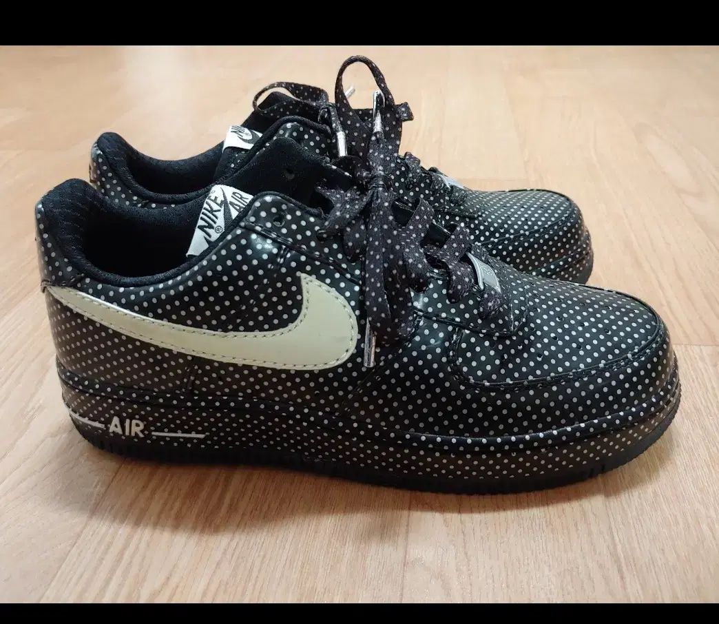 NIKE ナイキ エアフォース 1 ロー 黒 ドット パッケージ