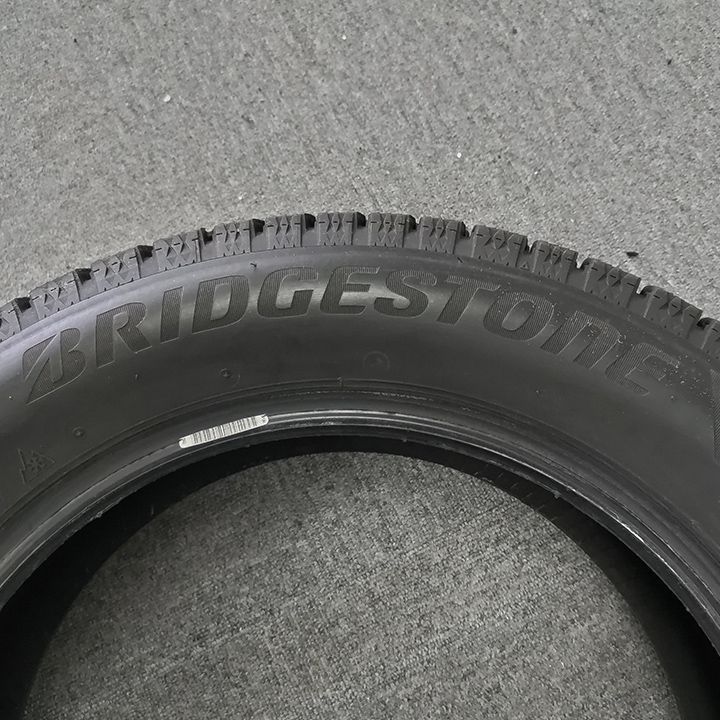 0 T 25063 _スタッドレスタイヤ ブリヂストン BLIZZAK VRX 2 225 60 R 17 4本セット